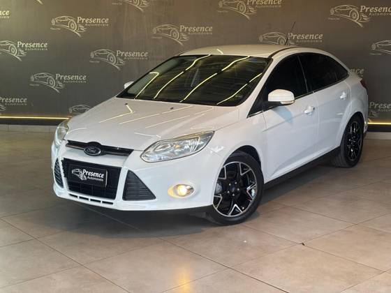 FORD FOCUS 2.0 SE HATCH 16V FLEX 4P AUTO FORD FOCUS 2.0 SE HATCH 16V FLEX 4P AUTO